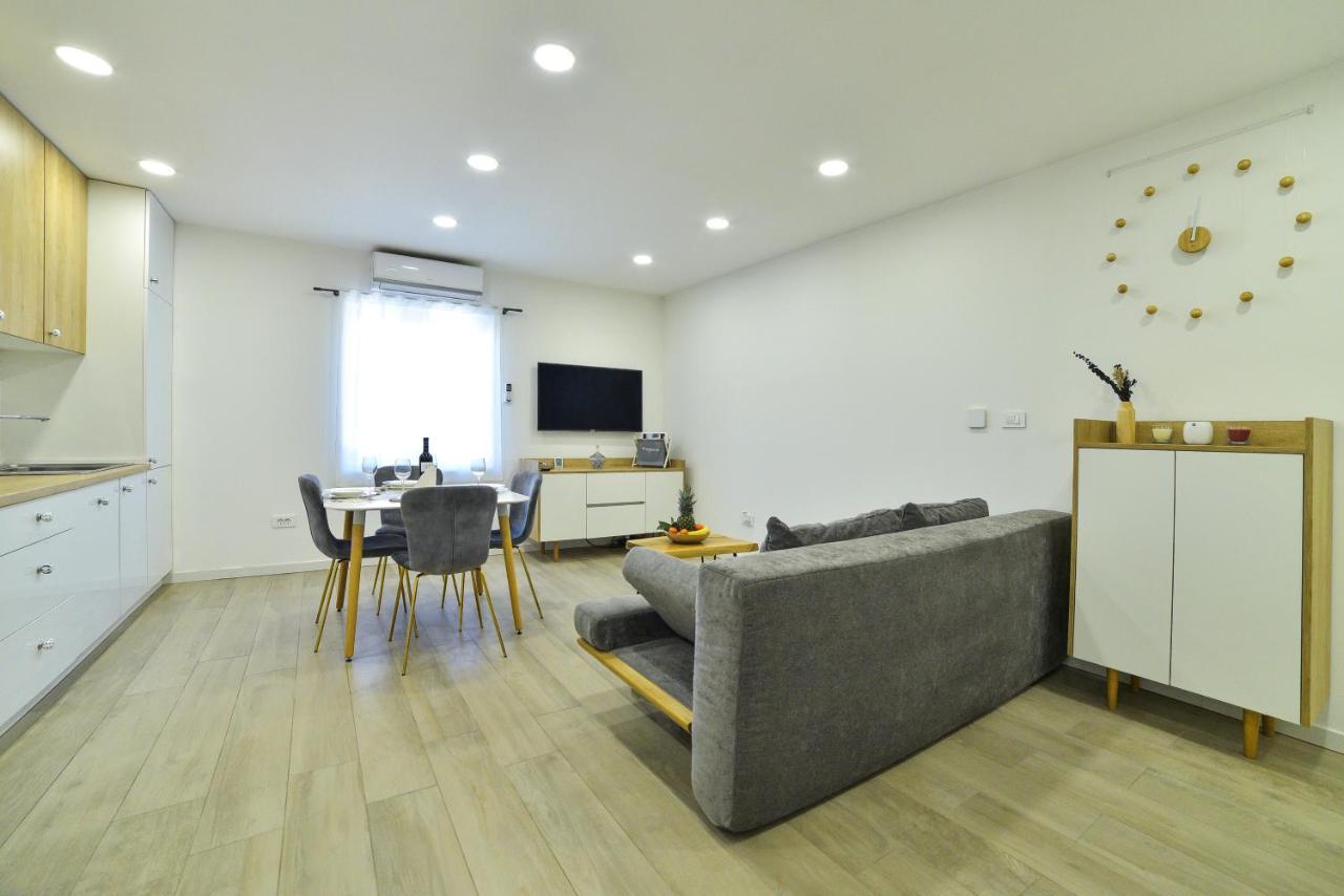 Apartment Maris سيني المظهر الخارجي الصورة